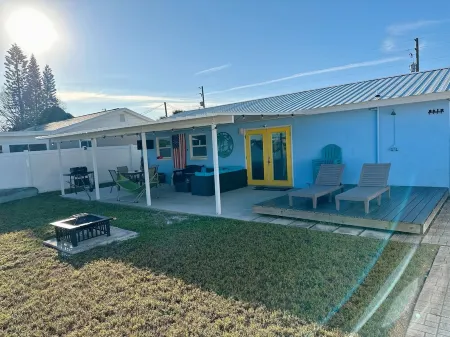 Water Front Home on Canal; Access to the Gulf of Mexico.