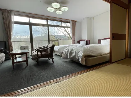 Tokoh Hotel Отели рядом с достопримечательностью «Hamada Chilren's Museum of Art»