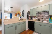 Charming 2-bedroom townhome with WiFi, AC in Enchanting Killeen Hotels in Killeen