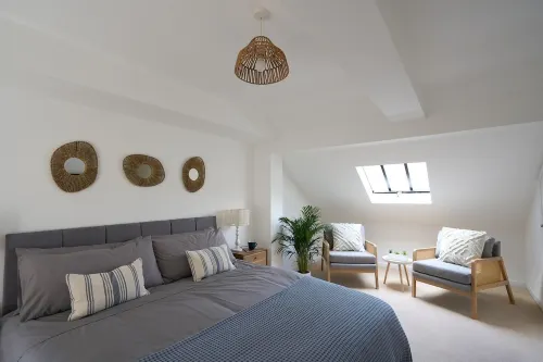 Surf Cottage. Beautiful 4 bed townhouse, the heart of Cromer, steps to the beach