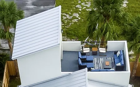 New Home: Rooftop Seating - Grill - Pets - Sleeps 10
