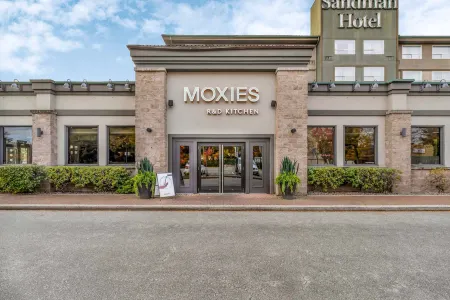 Sandman Hotel Vancouver Airport Отели рядом с достопримечательностью «City Centre Community Centre»