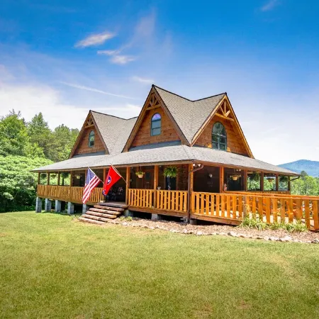 Bear Pause Log Cabin in the Great Smoky Mountains