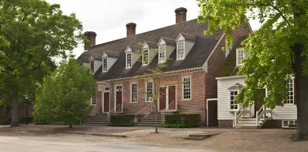 Colonial Houses, an Official Colonial Williamsburg Hotel