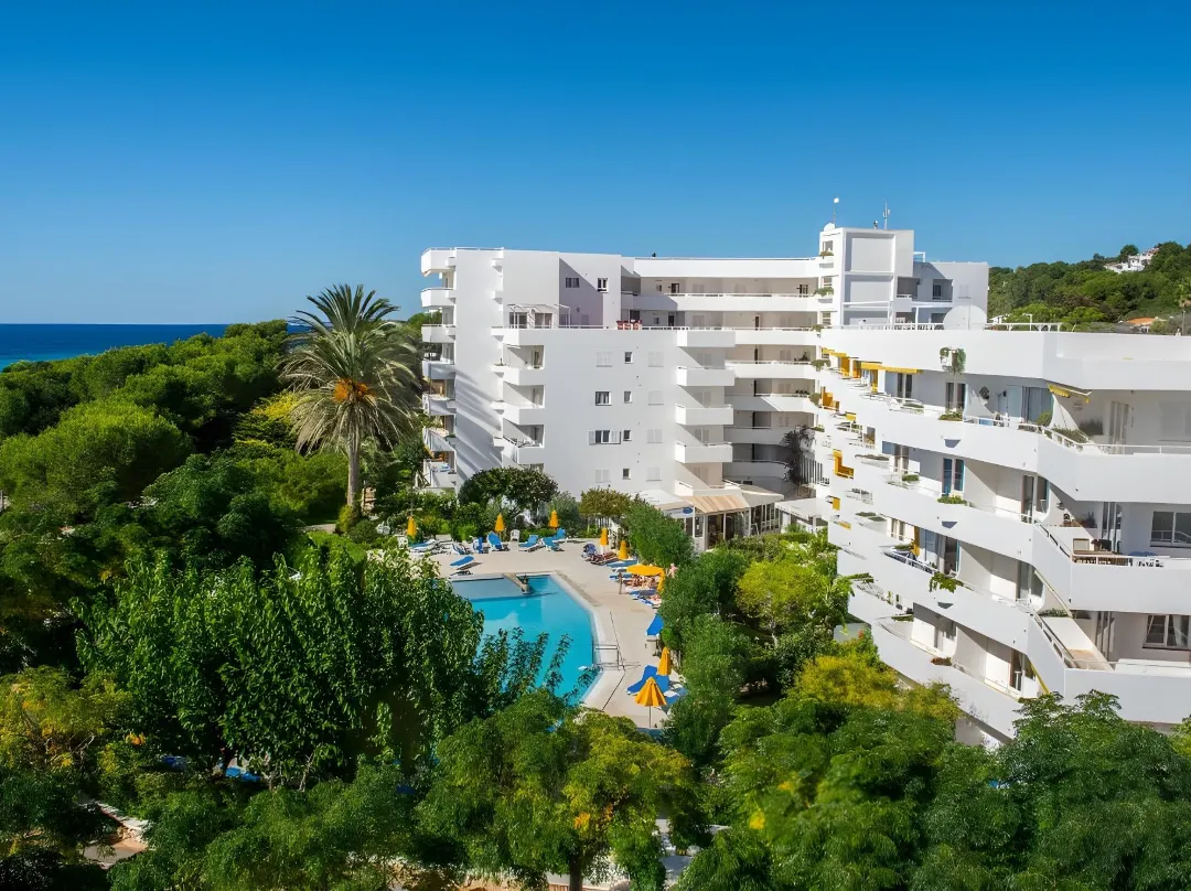 Hamilton Court - Menorca