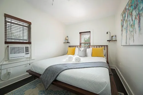 A Tropical Beauty🏝🏠 Historic Charm + Modern Luxury