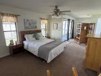Amazing Lakefront Views! 4/4, Pool, Diving Board, Spa, Pool Table, Near LegoLand