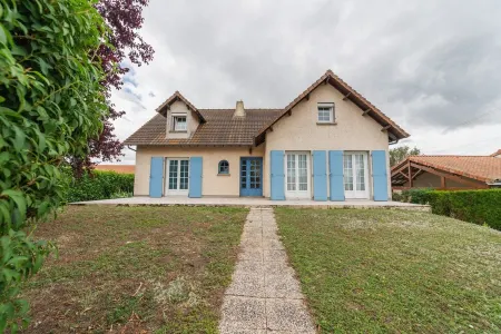 Champ de Gain: family home with swimming pool 10 minutes from Futuroscope