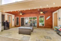 Lake Front Villa with Pool, Spa, 4 Bedroom and 3 Bath