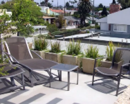 Venice Canals Contemporary, unique wildlife, amazing reviews