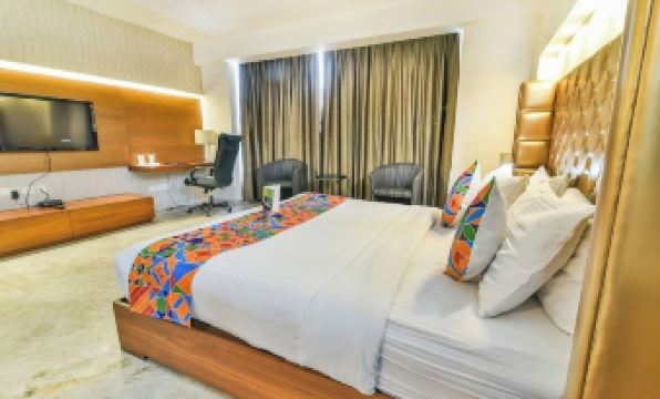 3. 아후자 레지던시..