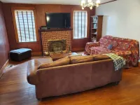 Cozy & Convenient - 20 Minutes to Charleston WV