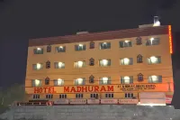 Hotel Madhuram Somnath Mahadev Temple附近的飯店
