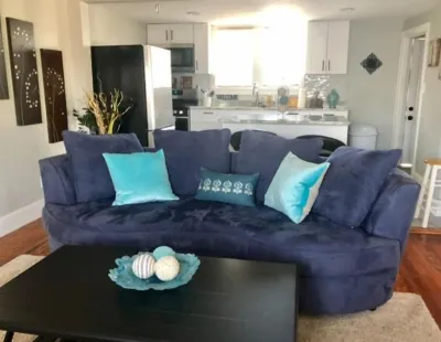 Cozy 2-bedroom apartment in Wilmington with AC , WiFi and Private Parking. โรงแรมใน