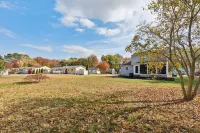 Welcome to Your Perfect Getaway! Close to Wilmington, Newark, and Philadelphia! Hotels in Salem County