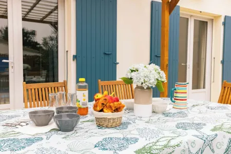 House 3 minutes walk from the beach Отели рядом с достопримечательностью «Mer et Soleil - Camping Siblu»