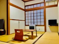 Marufuku Ryokan 橫手市酒店