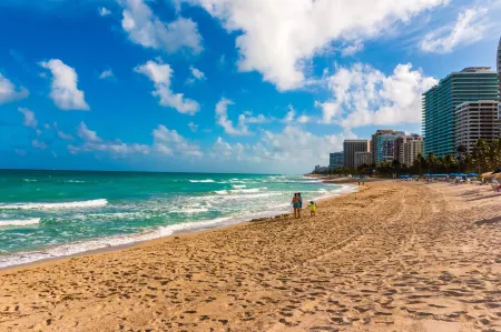 Ritz Carlton Hotel at Bal Harbour FL, 1147ft2! Отели в г. Bal Harbour