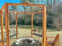Stunning River-Side Cottage with Fire Pit!