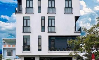 F&F Hotel 썸네일