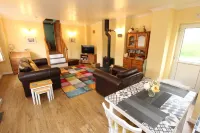 Cosy dog friendly cottage in an idyllic rural setting near amazing beaches