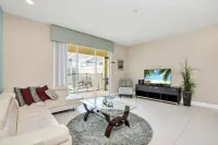 3 Bed Town Home with Splash Pool! Townhouse