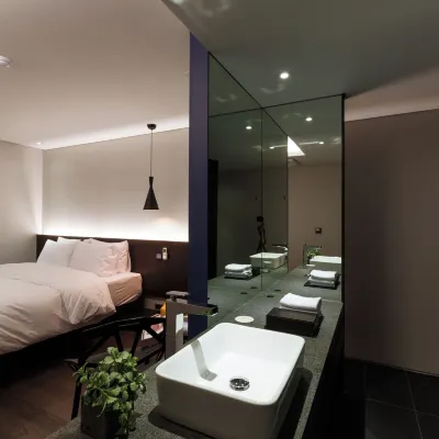 h hotel seocho Các khách sạn gần Bến xe Nambu