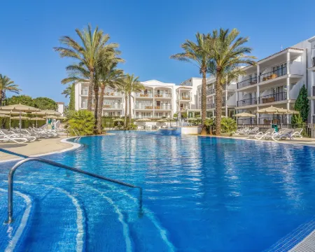 因圖羅特爾薩瑪瑞納住宿 卡拉達沃酒店