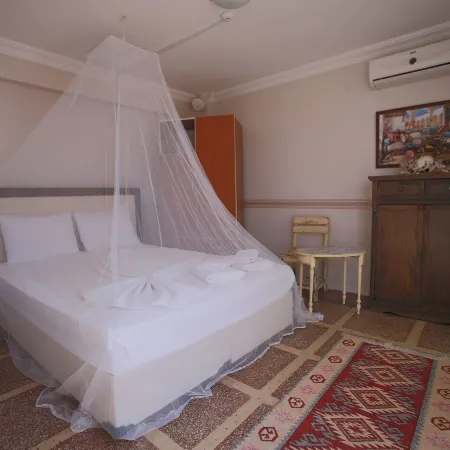 Tunc Hotel