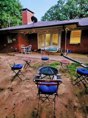 3-bedroom vacation home just 12 minutes from Lake Texoma and Choctaw Casino.