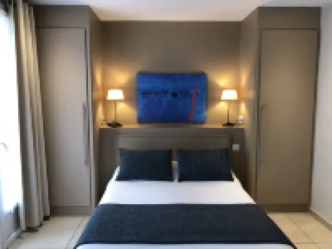 Hotel Spa Cassis – Heated Pool & Parking