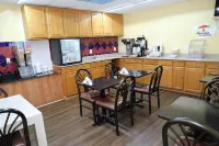 Super 8 by Wyndham Marion NC Hotels in Marion