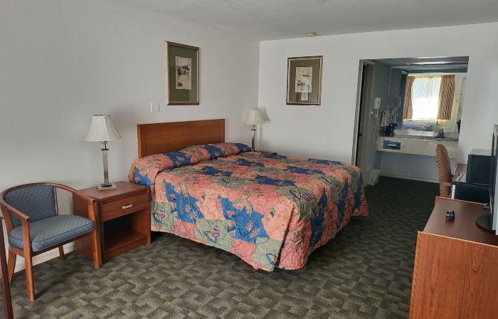 Blue Ribbon Inn and Suites