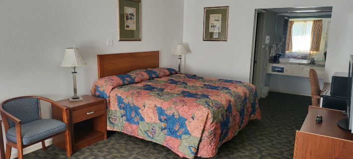 Blue Ribbon Inn and Suites Hotels in Sequoyah County
