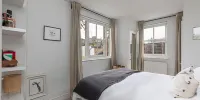 Joivy Stylish 2-Bed Flat w/ Terrace Near Battersea Park - Apartment (2 Bedrooms)