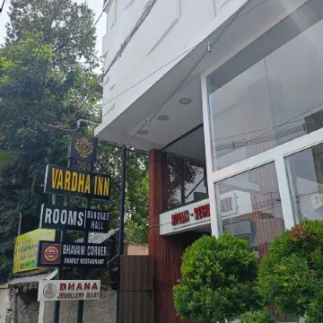 Hotel Vardha Inn