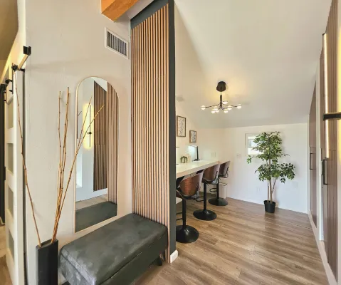 Seasun Hostel Hotels in Reseda