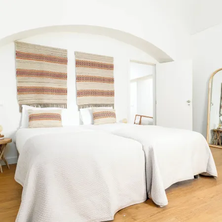 Limehome Evora Largo Dos Penedos