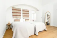 Limehome Evora Largo Dos Penedos Hôtels à : Evora