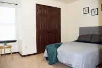 Modern 2 Bed 2-Bath Next to University Utrgv - Apartments