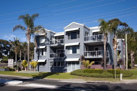Mollymook Cove Apartments Отели в г. Моллимук