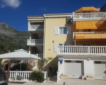 Apartments Villa Novak Hotels in Slano