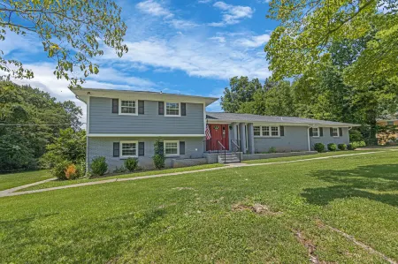 2 Units, Near Dwtn - American Oasis