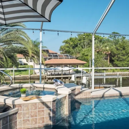 Casa Canal 4 Bed 3 Bath Pool Spa Boat Dock Sleeps 8