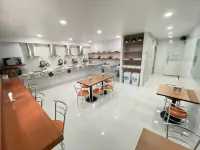 La Casa del Reloj - Zona de Hospitales Отели рядом с достопримечательностью «Торговый центр Gransur»