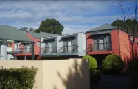Berry Village Boutique Motel Hotels in Coolangatta