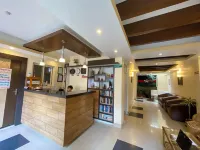 Lemon Tree Hotel - parking