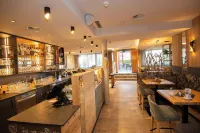 Dollinger Hotel di Rum