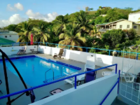 Blue Star Apartments & Hotel