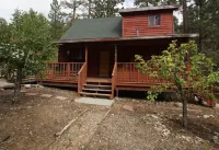 Canyon Cabin Hotels in Fawnskin